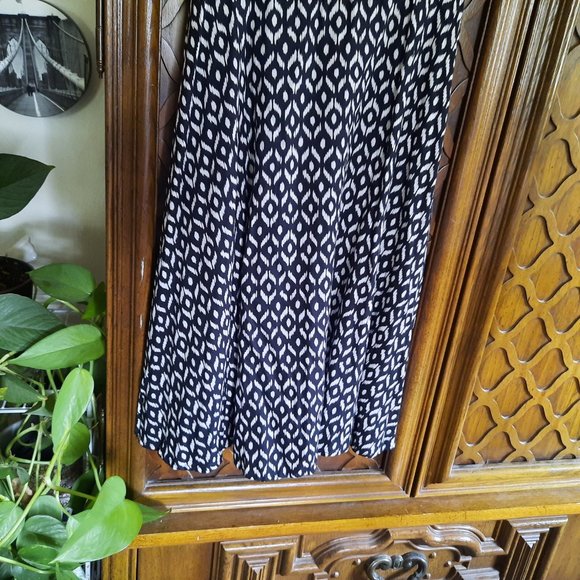 3/$15 OLD NAVY Boho Printed Fit and Flare Cami Sundress - Black/White ,Size XS - Picture 6 of 16